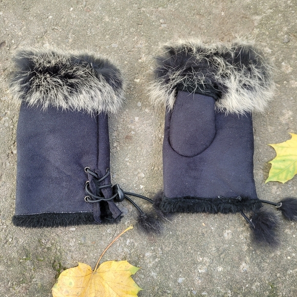 Suede Fur Fingerless Mittens - Picture 4 of 6
